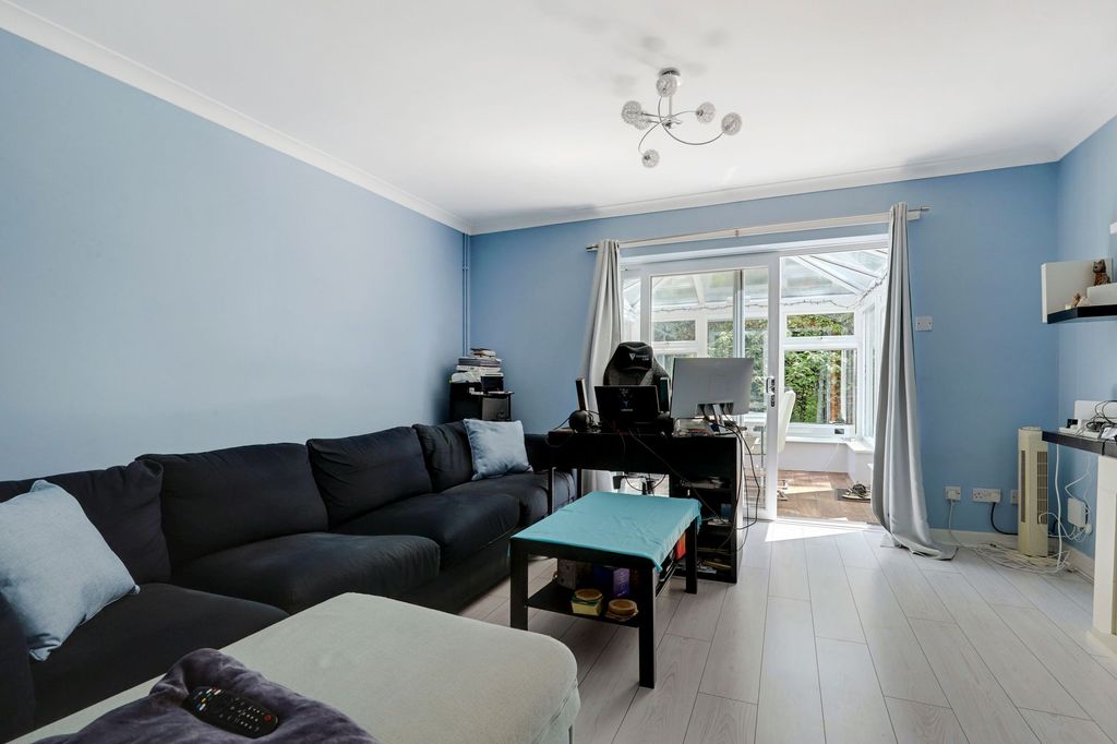 Property photo 3 of 12