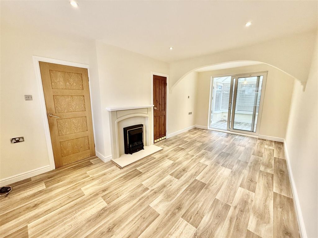 Property photo 2 of 13 Lounge/Diner