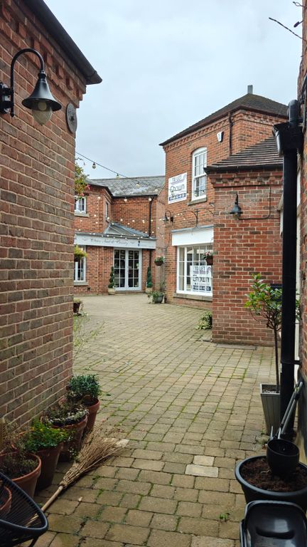 Property photo 2 of 11 Image