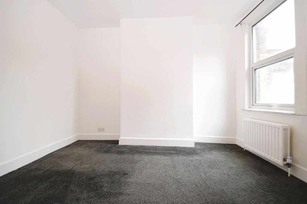 Property photo 2 of 9 Dsc_0975