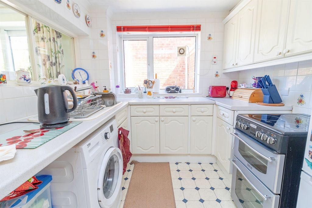 Property photo 3 of 17