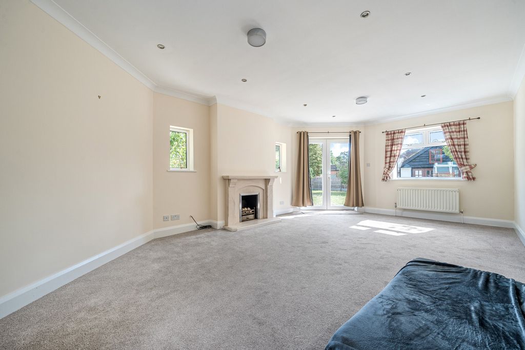 Property photo 2 of 21 1343861-7-68B5754...