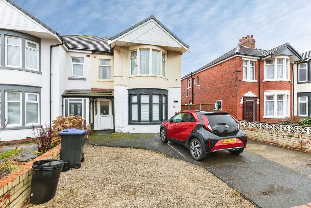 Property photo 1 of 17 Pbox-Img.Jpg