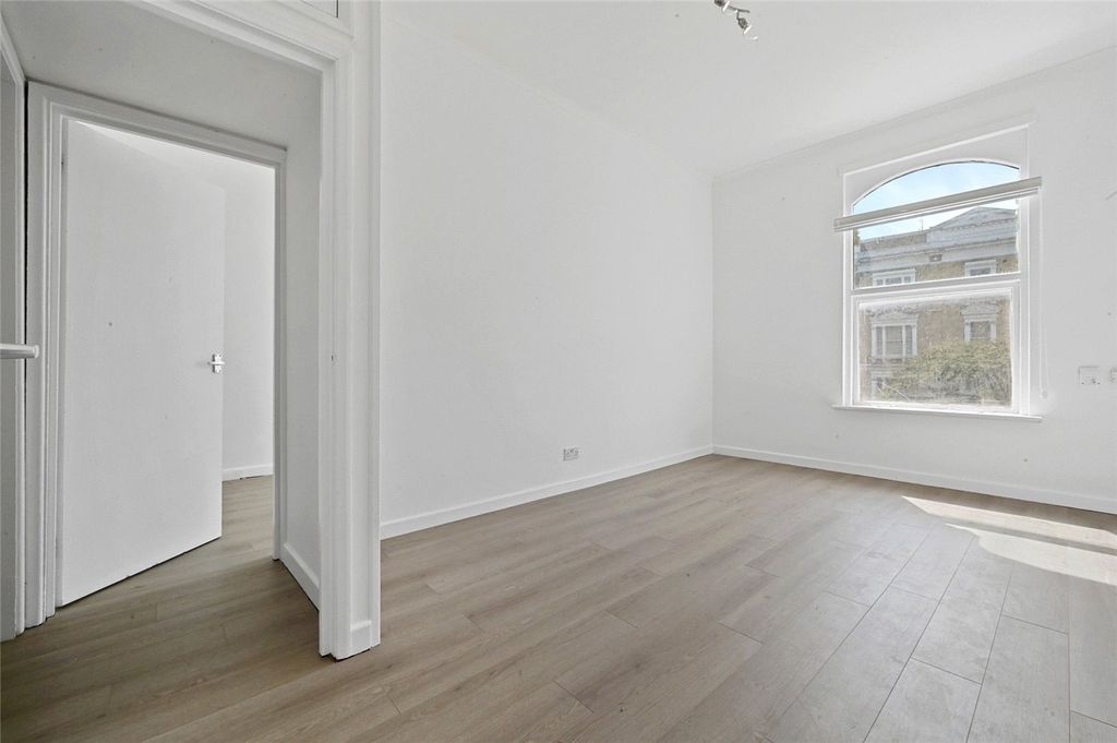 Property photo 1 of 8 Picture No. 06