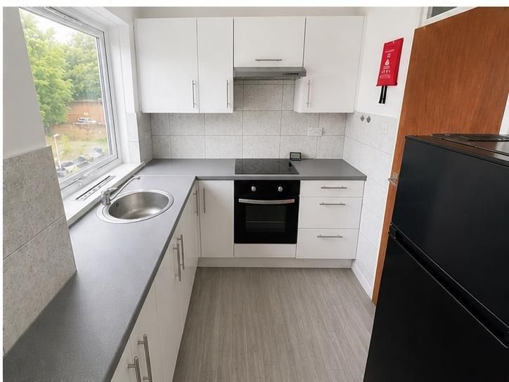 Property photo 1 of 7 2 Bedroom Flat To Rent