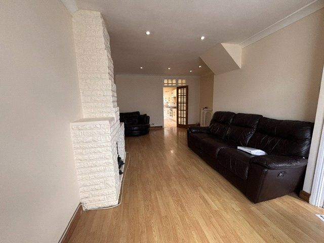 Property photo 3 of 10 Picture No. 02