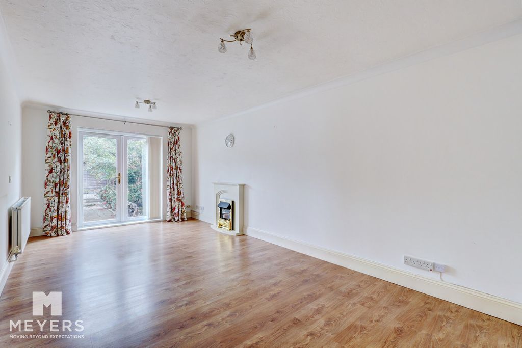 Property photo 3 of 35