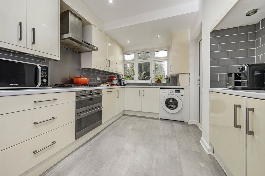 Property photo 3 of 11 Picture No. 05