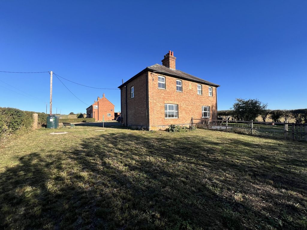 Property photo 1 of 11 Main Image