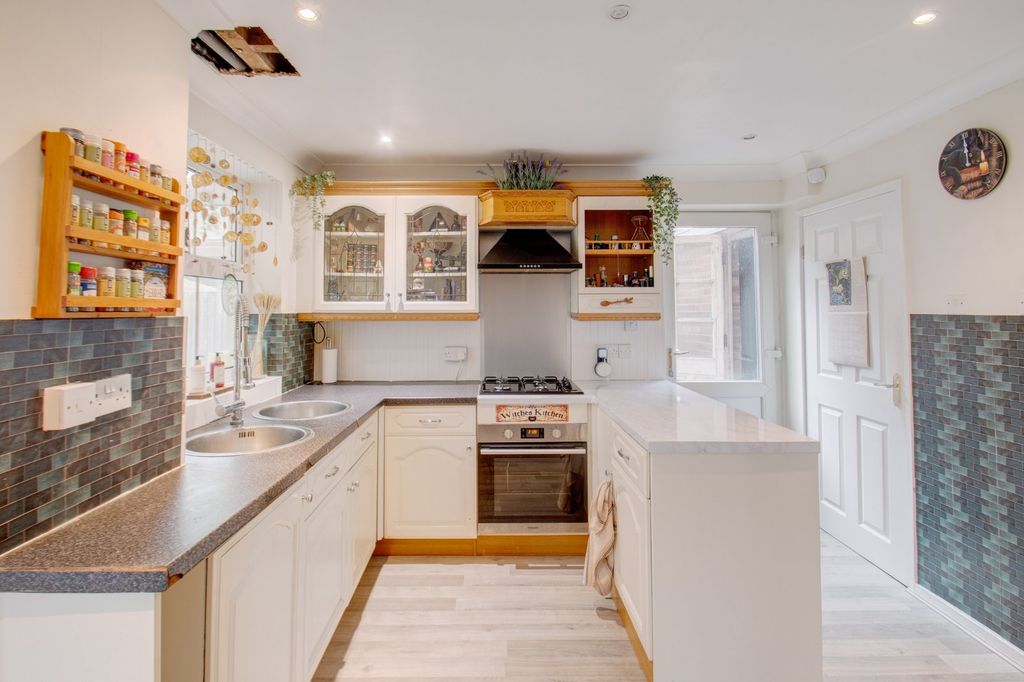 Property photo 2 of 17 Picture No. 09