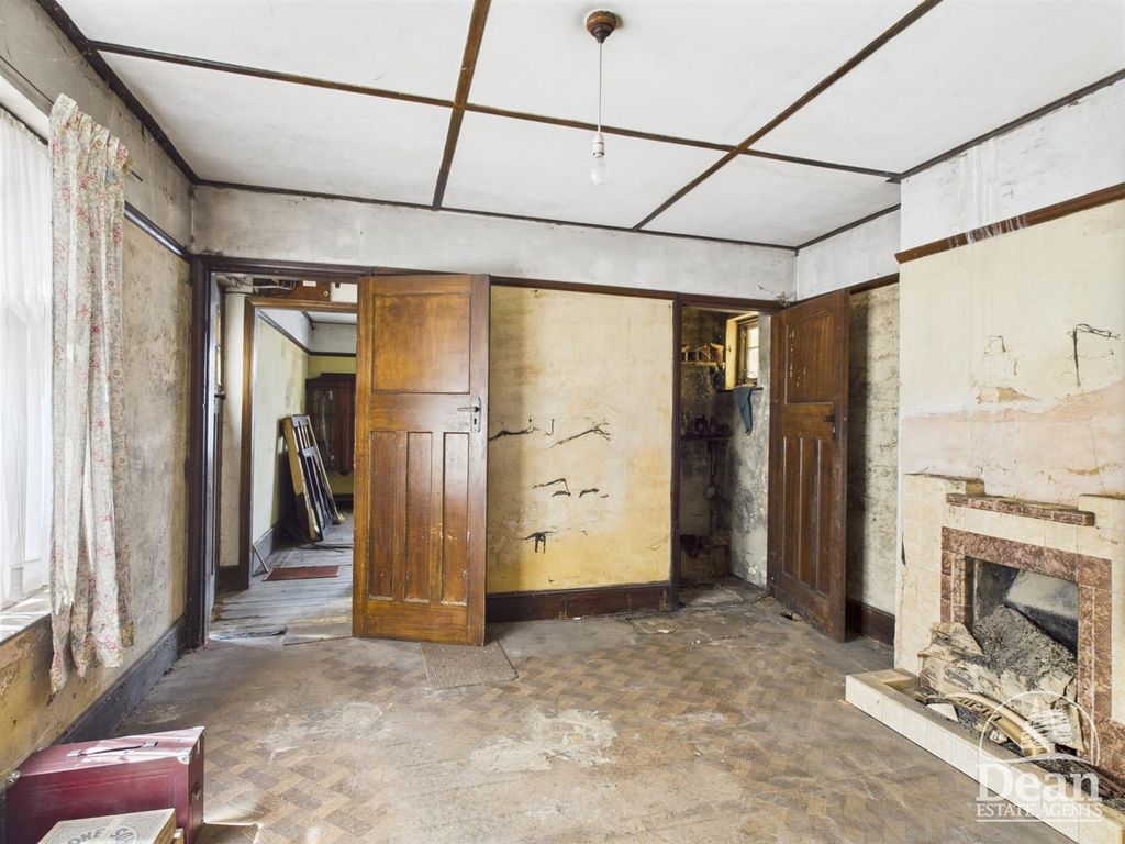 Property photo 3 of 17