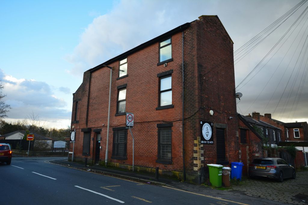 Property photo 2 of 19 Side Elevation