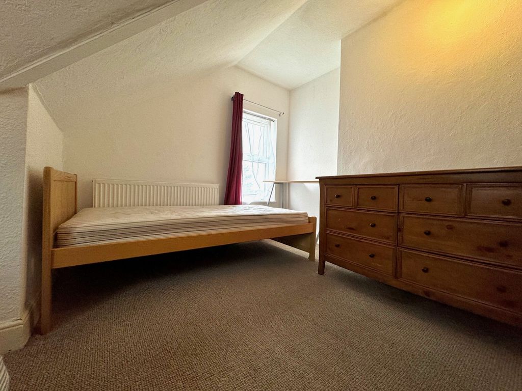 Property photo 3 of 12 Thumbnail_Img_3680