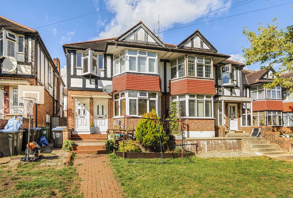 Property photo 2 of 12 1-6Abe9F281c0d9-1...