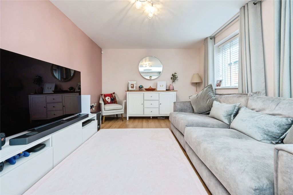 Property photo 3 of 19 Picture No. 03