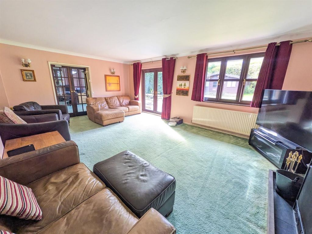 Property photo 3 of 18