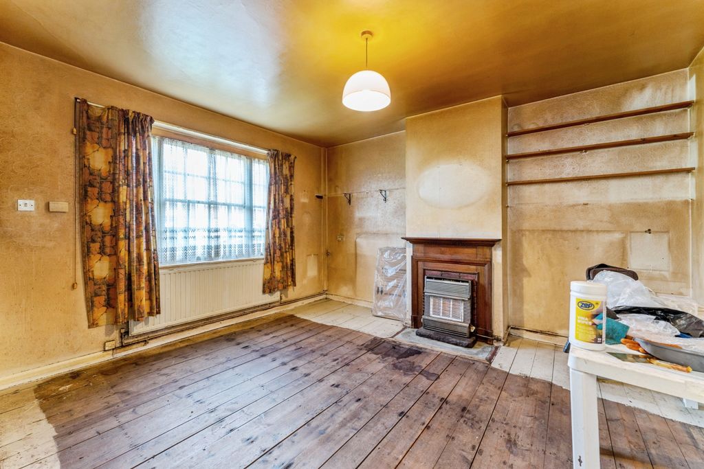 Property photo 2 of 20