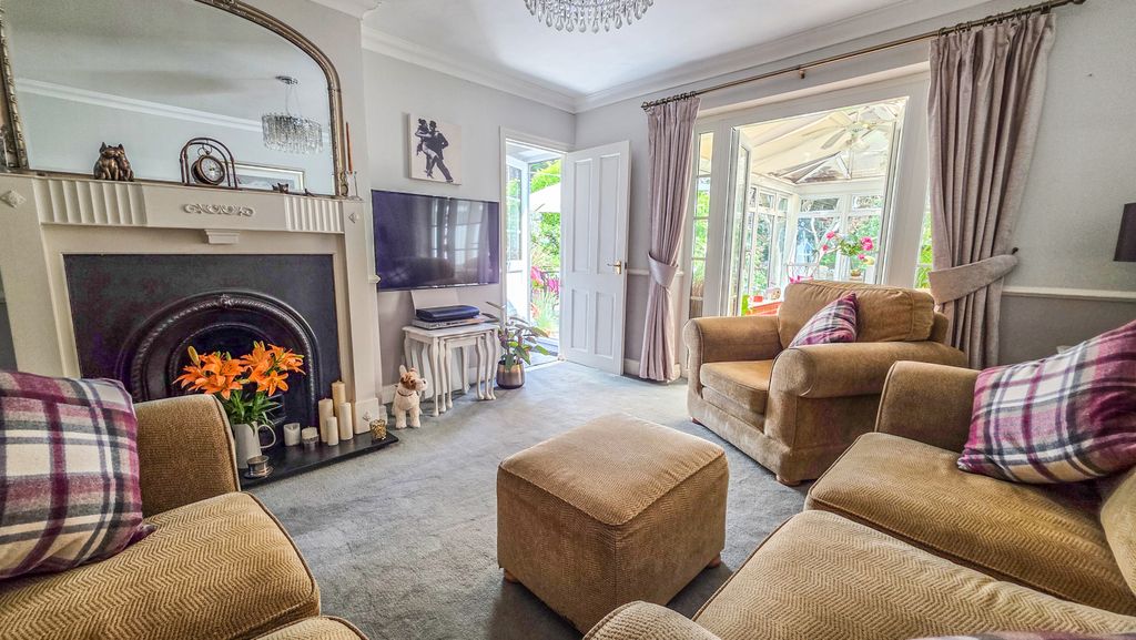 Property photo 3 of 22 Picture No. 14