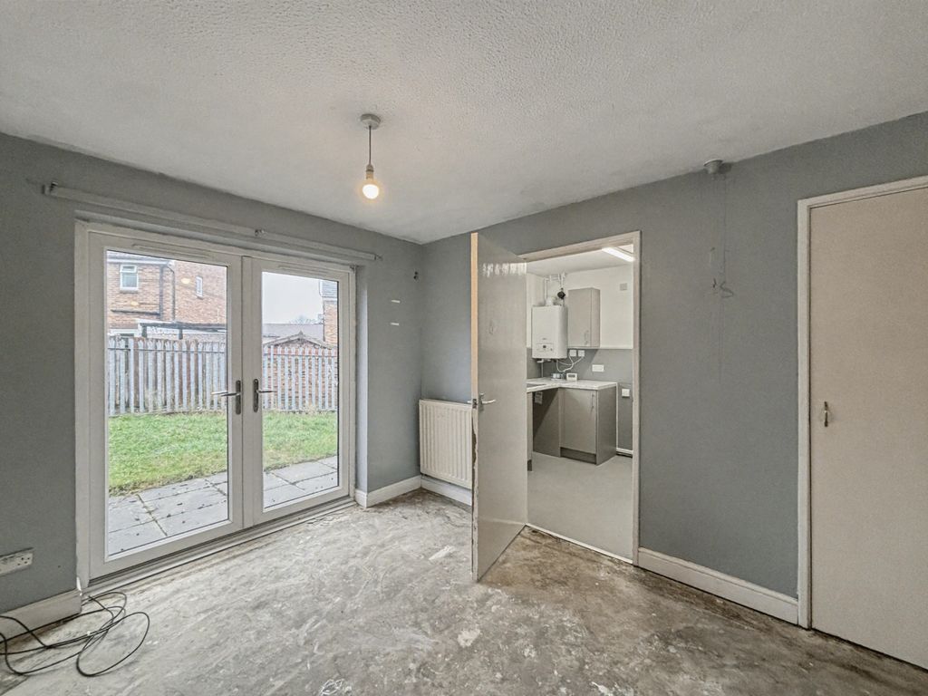 Property photo 3 of 13 20 Arden Road, Bradford, West Yorkshire, Bd8 0Pn