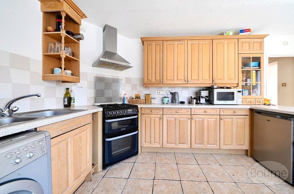 Property photo 3 of 15 Picture No. 16