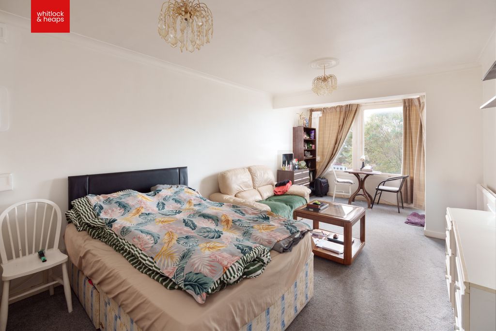 Property photo 3 of 11 liv