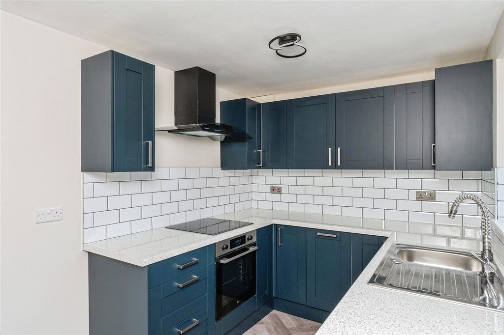 Property photo 3 of 26 Kitchen