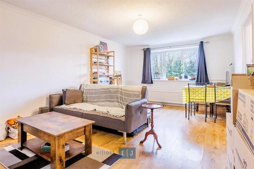 Property photo 2 of 8