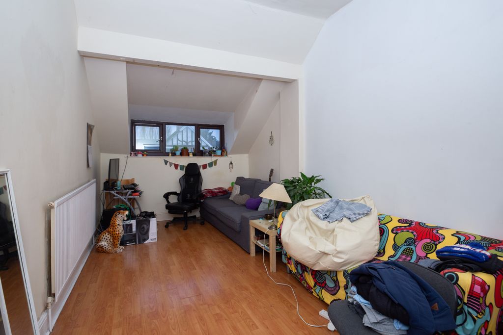 Property photo 2 of 38