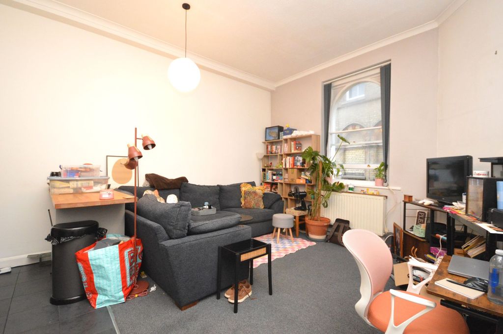 Property photo 2 of 9