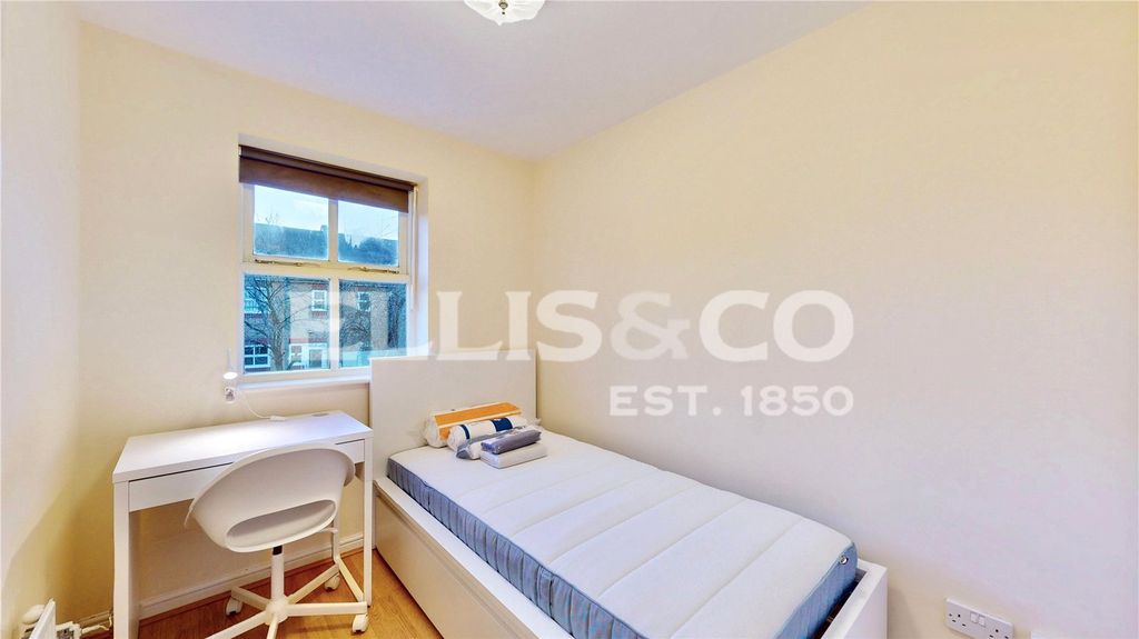 Property photo 1 of 8 Picture No. 11