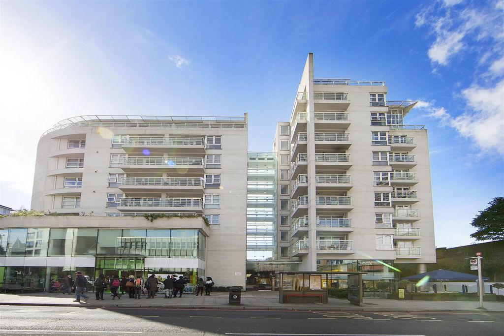 Property photo 1 of 11 49 The Swish Ext.Jpg