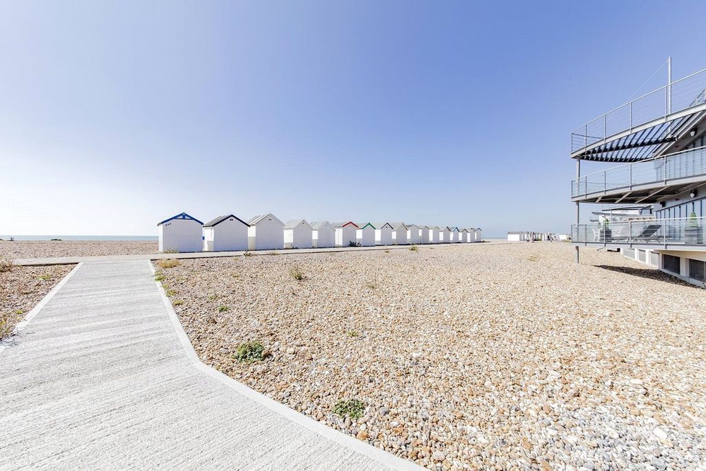 Property photo 2 of 13 Beach