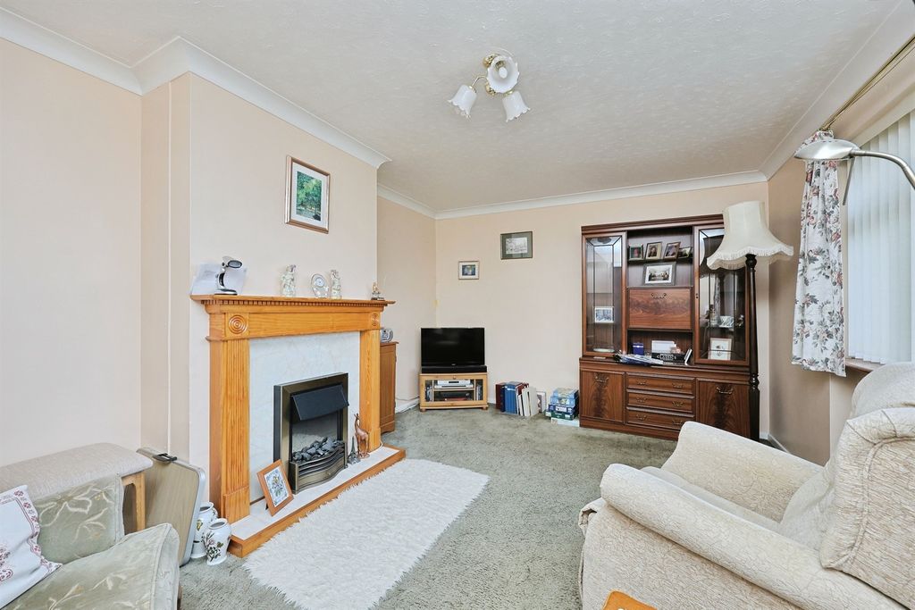 Property photo 3 of 16