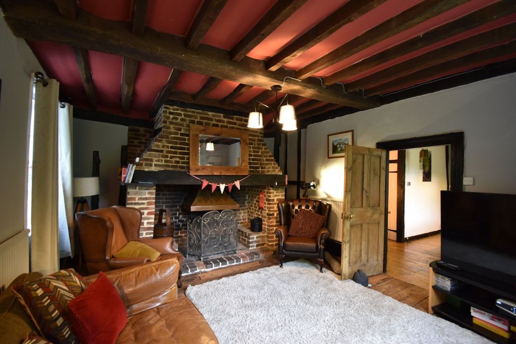 Property photo 2 of 11