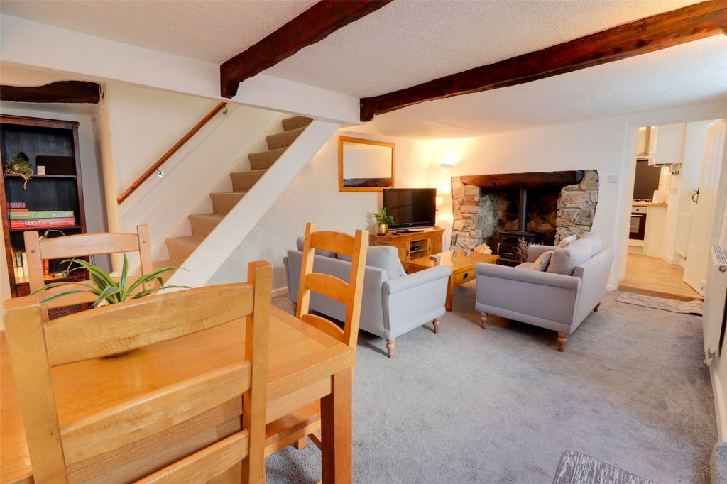 Property photo 1 of 12 2 - Picture No. 02