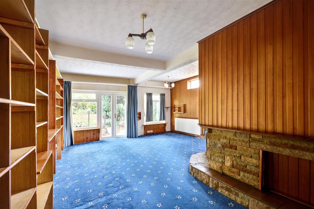 Property photo 3 of 24 Lounge_1.Jpeg