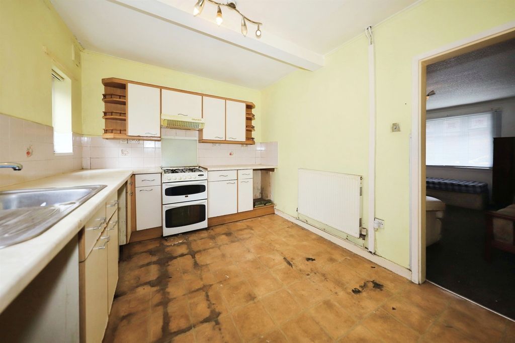 Property photo 3 of 12