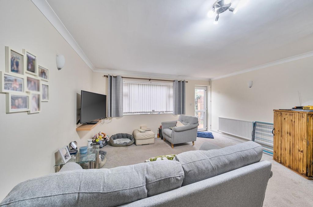 Property photo 2 of 11 Davidson Frost-Wellings, Dfw, Marsh Lane, Stanmore