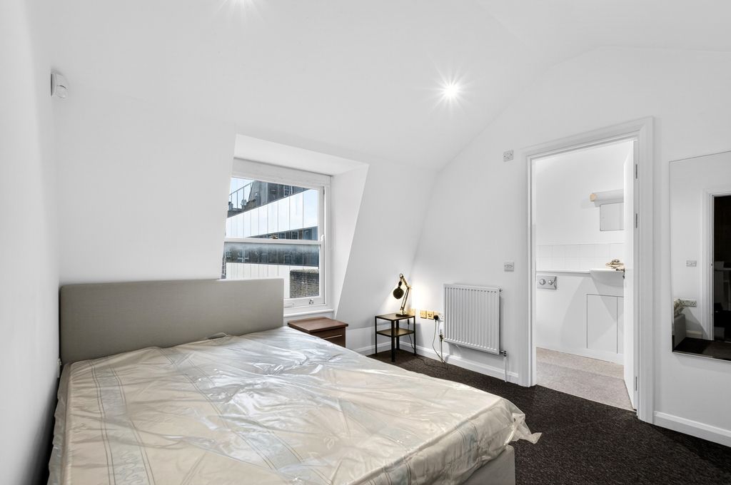 Property photo 3 of 12 Bedroom