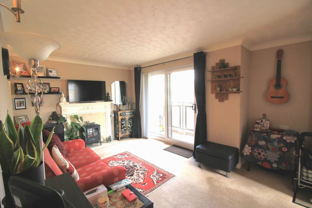 Property photo 3 of 14