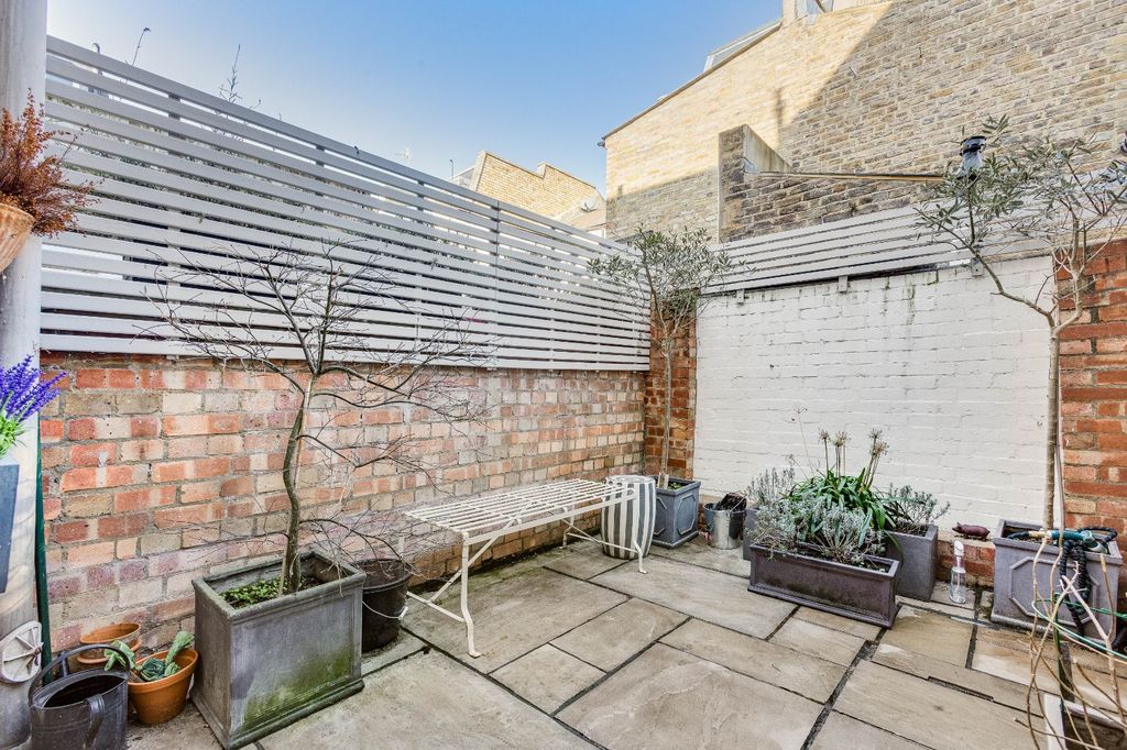 Property photo 3 of 7