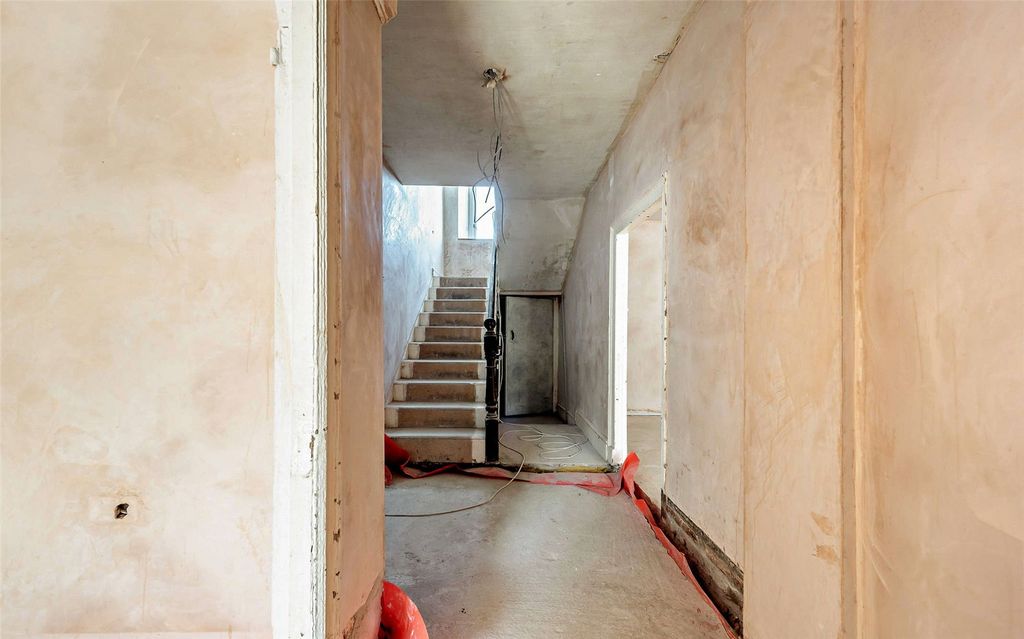 Property photo 3 of 25 Reception Hall