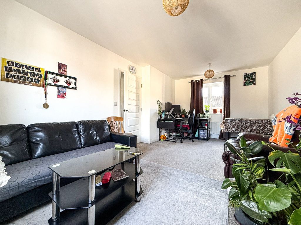 Property photo 2 of 11 4732515