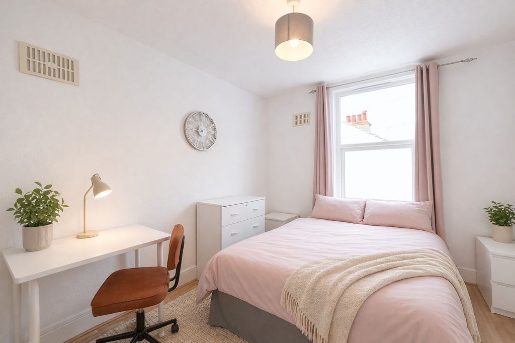 Property photo 2 of 11 Photo 13