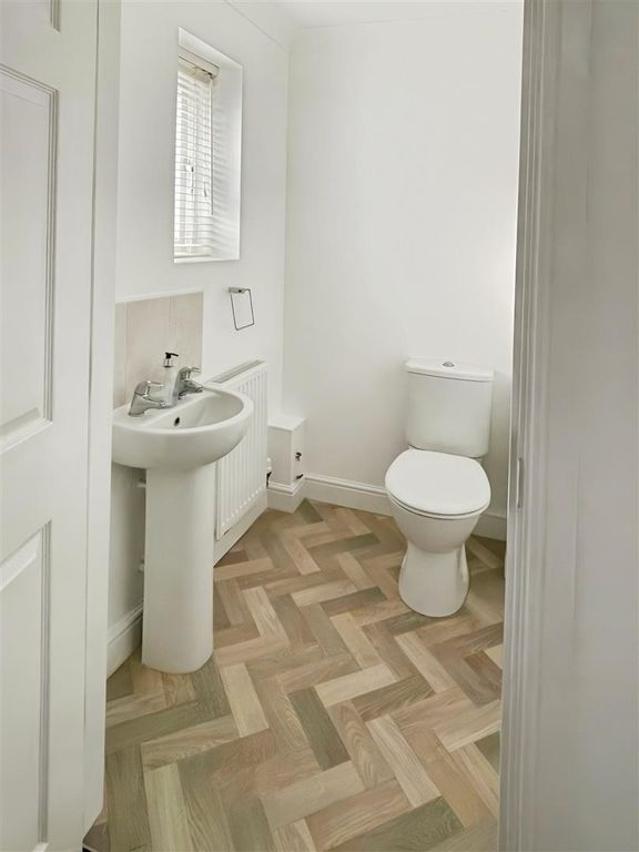 Property photo 2 of 15 Guest WC