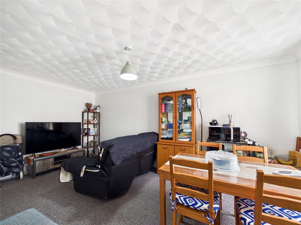 Property photo 3 of 8 Picture No. 14