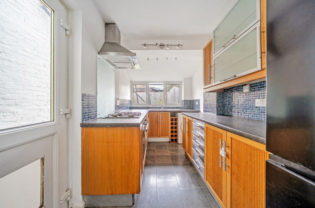Property photo 3 of 17 1456512-7-6A01Cdf...