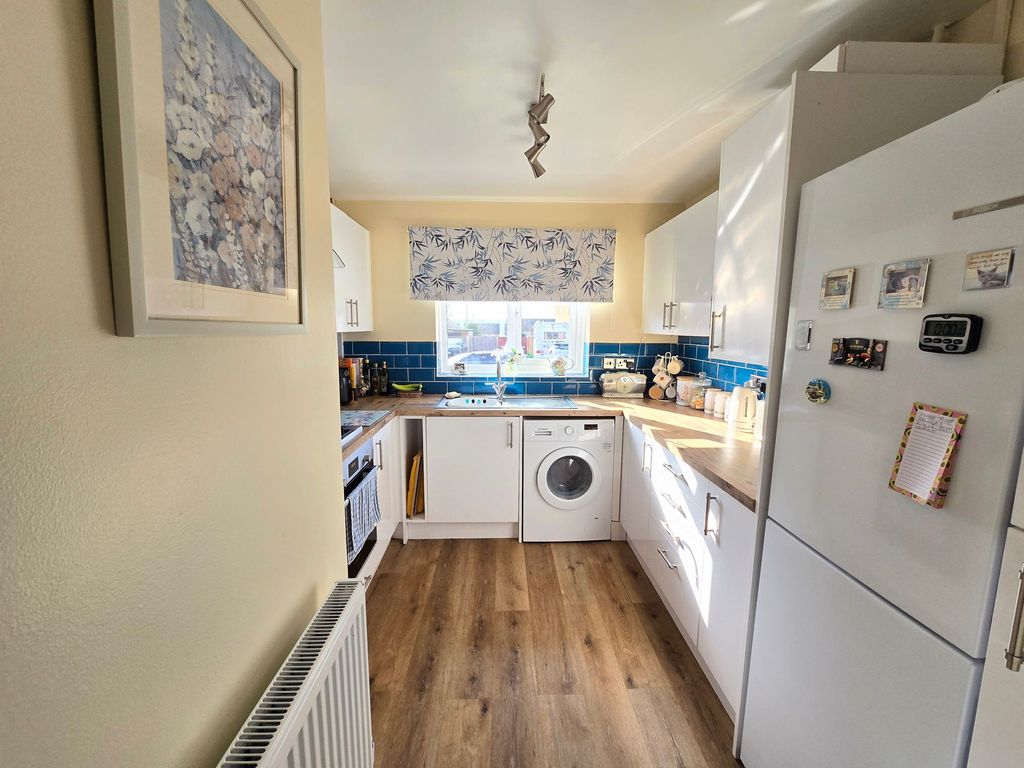 Property photo 2 of 14 Kitchen