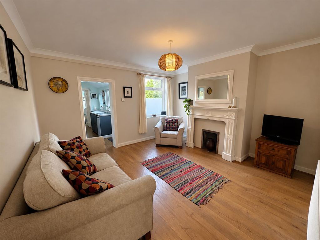 Property photo 2 of 17