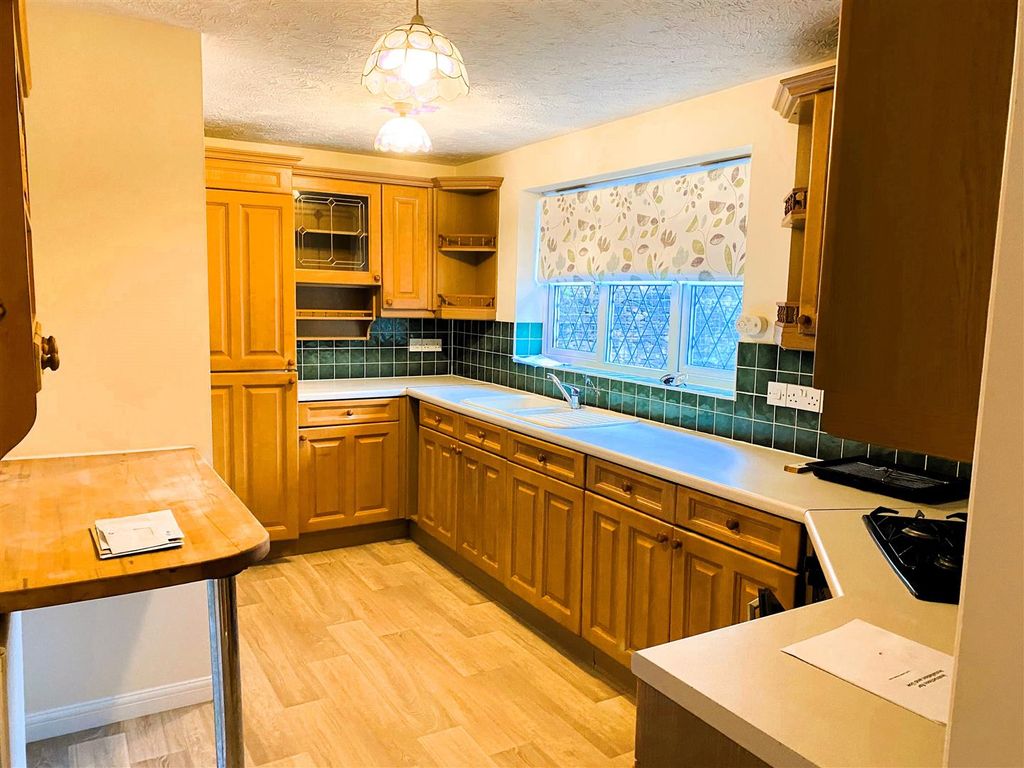 Property photo 3 of 15 Kitchen.Jpg